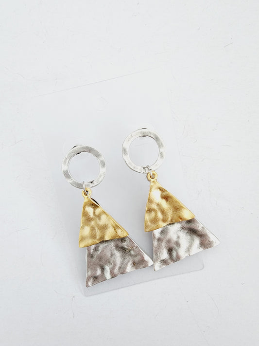 Turkish earrings in the shape of triangles