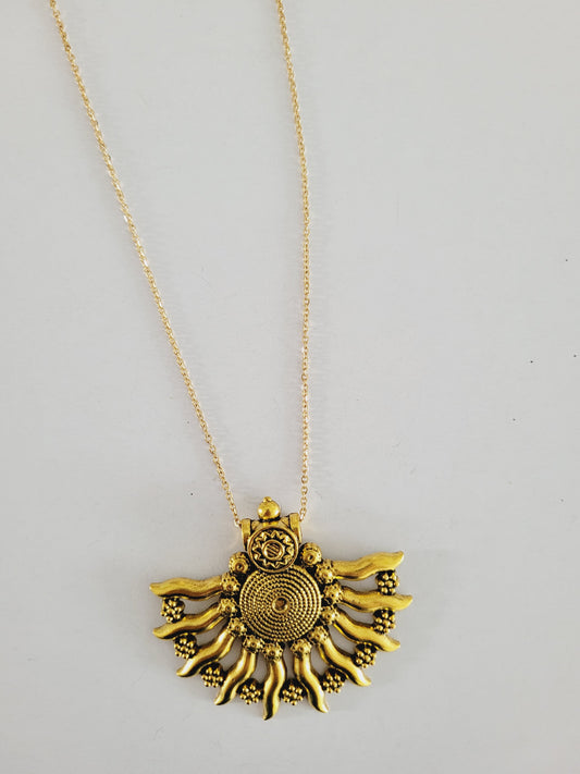 Half sun pendan with neckless